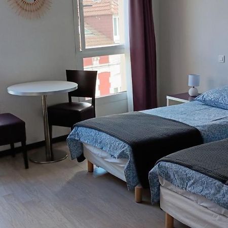 Studio 24M2 Au 4Eme Etage Ascenseur A Cote De La Gare Sncf Lourdes Exterior foto