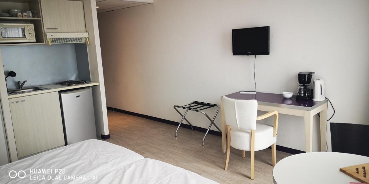 Studio 24M2 Au 4Eme Etage Ascenseur A Cote De La Gare Sncf Lourdes Exterior foto